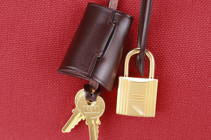HERMES HERBAG 31 ROUGE CANVAS GOLD HARDWARE STAMP B (YEAR 2023) WITH LOCK &amp; KEYS AND DUST COVER