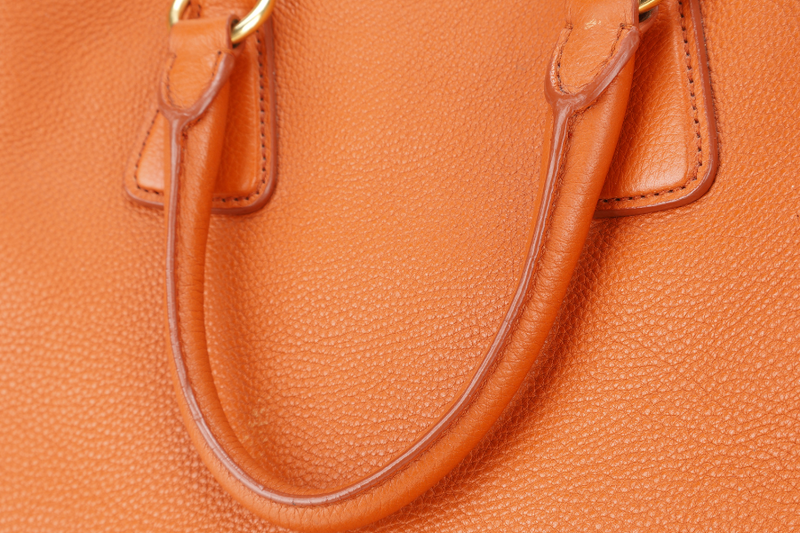 PRADA BN2579 VITELLO DAINO ZIP BAG ORANGE LEATHER GOLD HARDWARE WITH DUST COVER, LONG STRAPS AND CARD