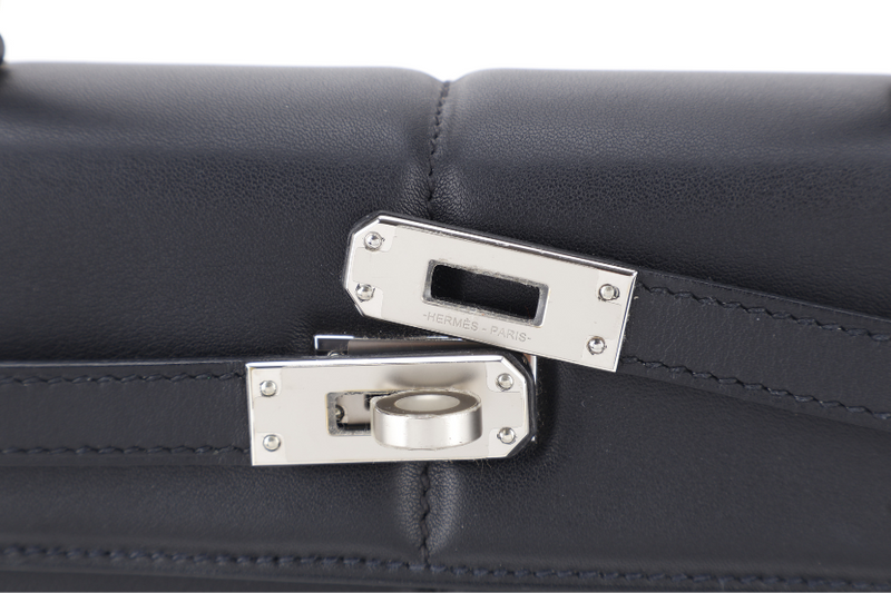 HERMES KELLY 25 PADDED SELLIER STAMP Z (YEAR 2021) BLACK SWIFT LEATHER SILVER HARDWARE WITH STRAP, KEYS, LOCK AND DUST COVER