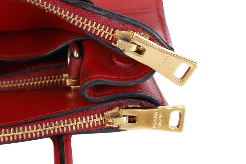 PRADA IBA116 RED ROSSO SAFFIANO x SMOOTH LEATHER BAG WITH STRAPS, CARD AND DUST COVER