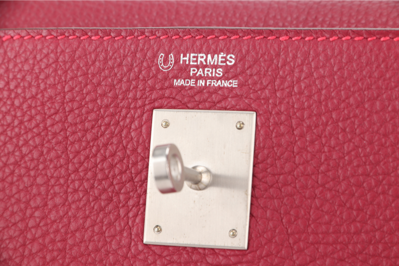 HERMES KELLY 32 HSS VERSO TOSCA AND GRIS T COLOR TOGO LEATHER BRUSHED SILVER HARDWARE STAMP O (YEAR 2011) WITH LOCK, KEYS AND STRAP, NO DUST COVER