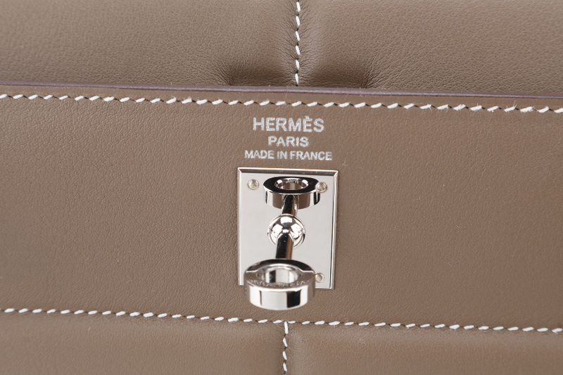 HERMES KELLY 25 PADDED SELLIER STAMP U (YEAR 2022) ETOUPE SWIFT LEATHER SILVER HARDWARE WITH STRAP, KEYS, LOCK AND DUST COVER