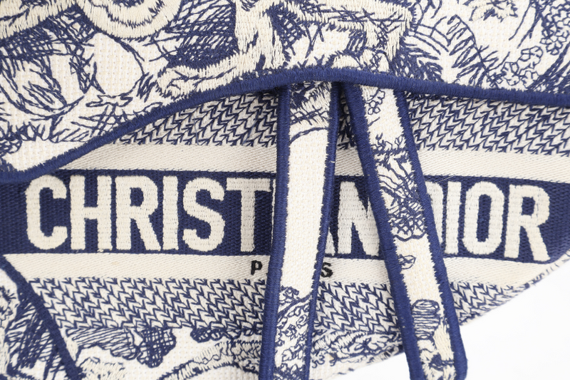 CHRISTIAN DIOR SADDLE TOILE DE JOUY WHITE BLUE CANVAS GOLD HARDWARE WITH DUST COVER AND BOX