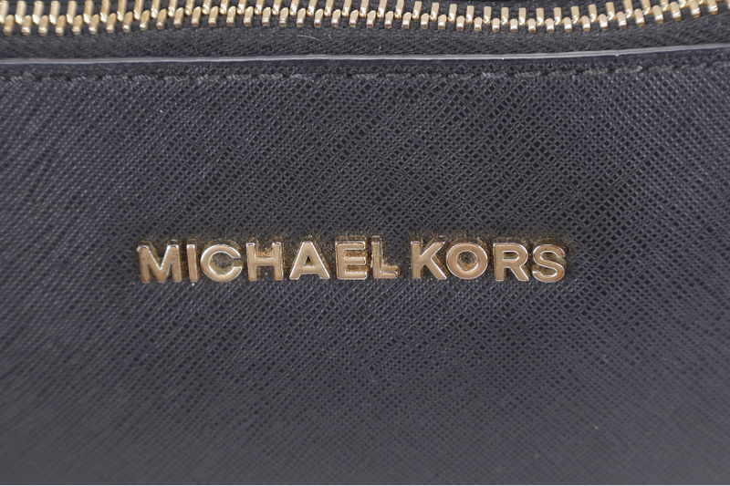 MICHAEL KORS SLING BAG BLACK LEATHER GOLD HARDWARE WITH DUST COVER