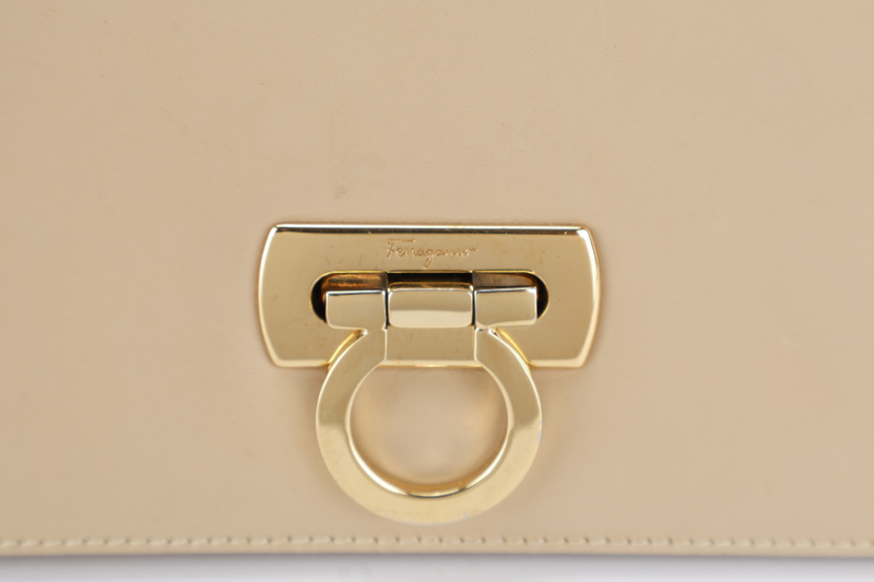 SALVATORE FERRAGAMO GANCINI SHOULDER BAG BEIGE LEATHER GOLD HARDWARE WITH DUST COVER