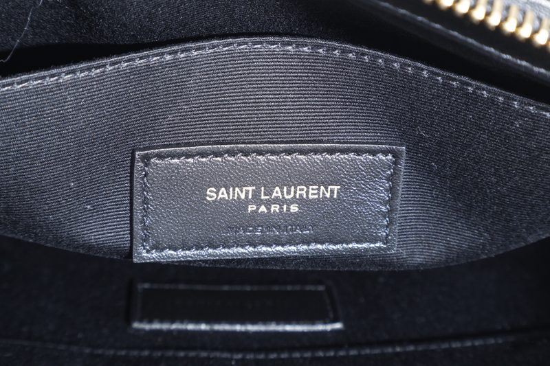 YVES SAINT LAURENT (YSL) CASSANDRA CLUTCH BLACK CHEVRON WITH STRAPS AND DUST COVER