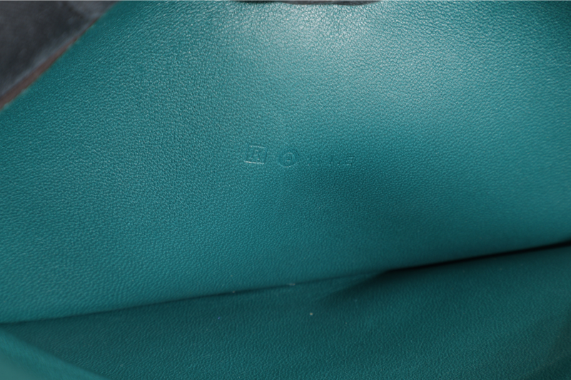 HERMES DOGON PORTEFEUILLE WALLET STAMP R SQUARE (YEAR 2014) VERT FONCE TOGO LEATHER SILVER HARDWARE WITH BOX