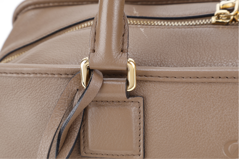 LOEWE AMAZONIA LARGE BROWN SMOOTH CALF LEATHER WITH KEYS AND LOCK