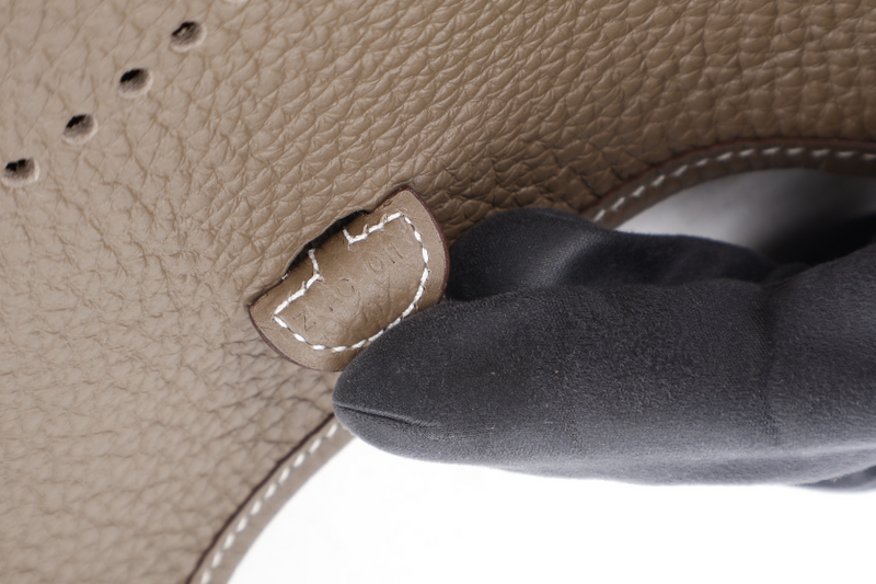 HERMES EVELYN TPM 18CM ETOUPE CLEMENCE LEATHER GOLD HARDWARE STAMP Z (YEAR 2021) NO DUST COVER