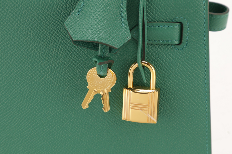 HERMES KELLY 25 SELLIER STAMP A (YEAR 2017) VERT VERTIGO EPSOM LEATHER GOLD HARDWARE WITH STRAP, KEYS, LOCK AND DUST COVER