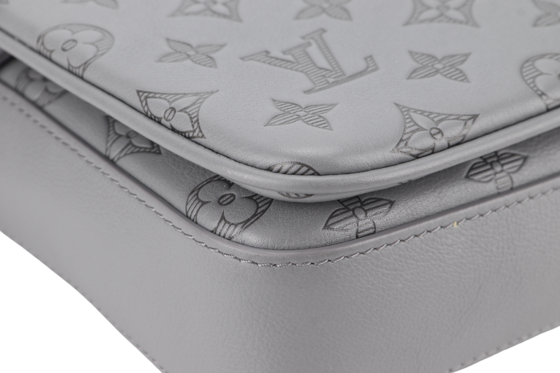 LOUIS VUITTON M46603 TRIO MESENGER BAG GREY MONOGRAM SHADOW BLACK HARDWARE WITH DUST COVER