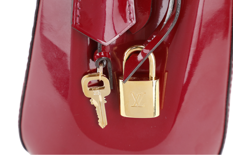 LOUIS VUITTON MONTAIGNE BB MAGENTA MONOGRAM VERNIS GOLD HARDWARE WITH STRAPS, LOCK & KEYS AND DUST COVER
