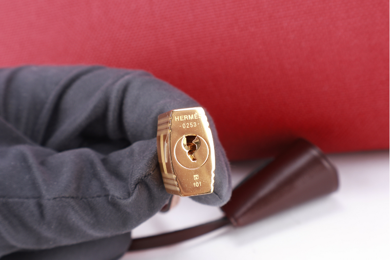 HERMES HERBAG 31 ROUGE CANVAS GOLD HARDWARE STAMP B (YEAR 2023) WITH LOCK &amp; KEYS AND DUST COVER