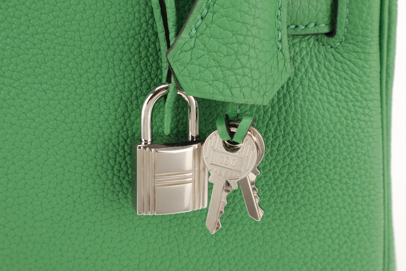 HERMES KELLY 25 STAMP Y (YEAR 2020) BAMBOO TOGO LEATHER SILVER HARDWARE WITH STRAPS, KEYS, LOCK AND DUST COVER