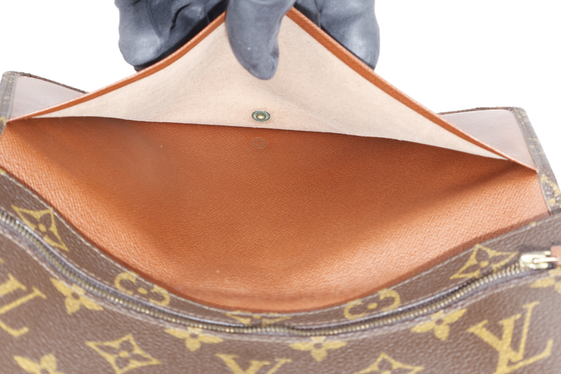 LOUIS VUITTON LAVA 23 POCHETTE MONOGRAM CANVAS GOLD HARDWARE NO DUST COVER