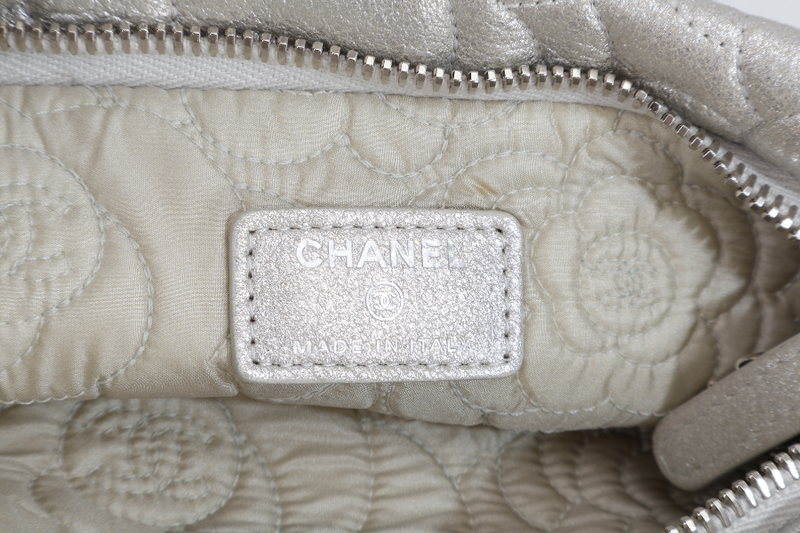 CHANEL CAMELLIA EMBOSSED SMALL SILVER METALLIC POCHETTE SILVER HARDWARE (2005xxxx) WITH CARD