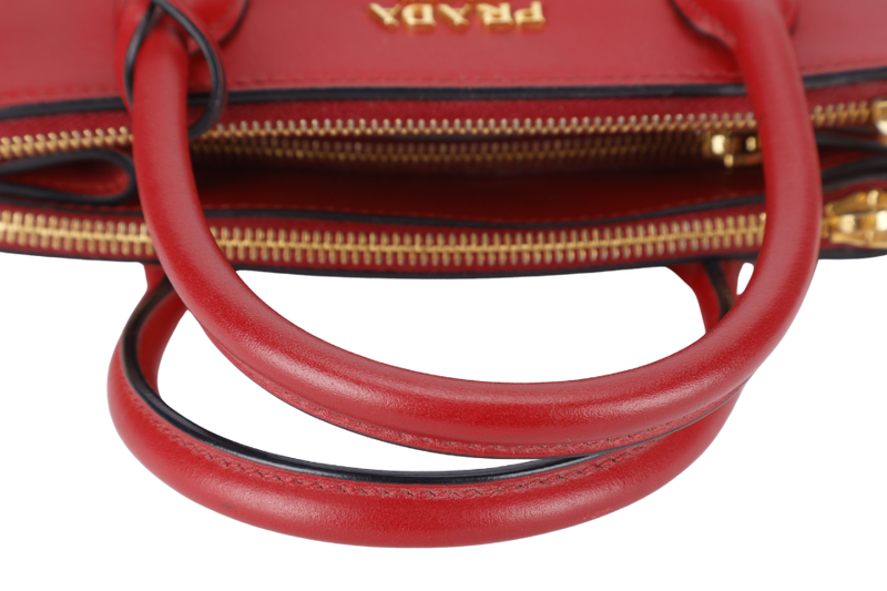 PRADA IBA116 RED ROSSO SAFFIANO x SMOOTH LEATHER BAG WITH STRAPS, CARD AND DUST COVER