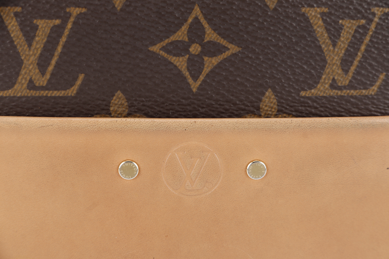 LOUIS VUITTON BOITE CHAPEAU SOUPLE MM BROWN MONOGRAM CANVAS GOLD HARDWARE WITH DUST COVER