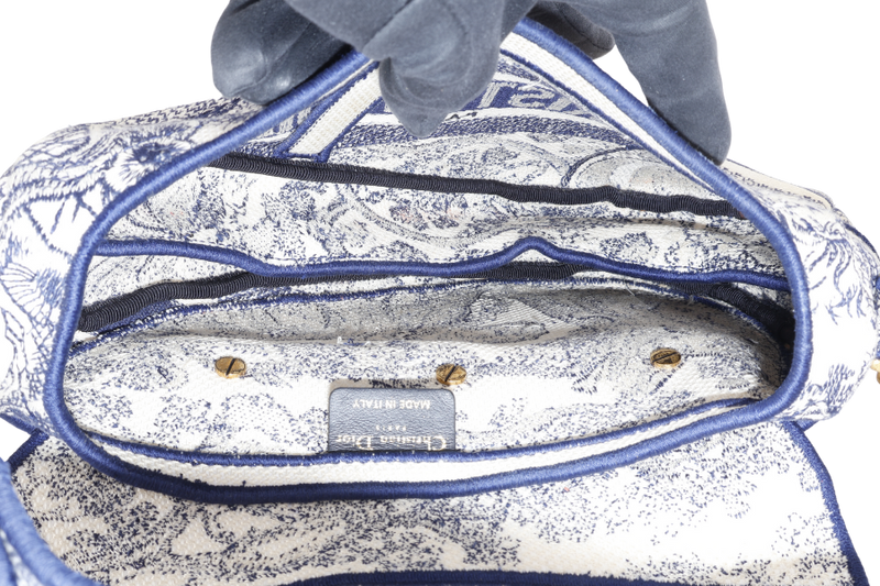 CHRISTIAN DIOR SADDLE TOILE DE JOUY WHITE BLUE CANVAS GOLD HARDWARE WITH DUST COVER AND BOX