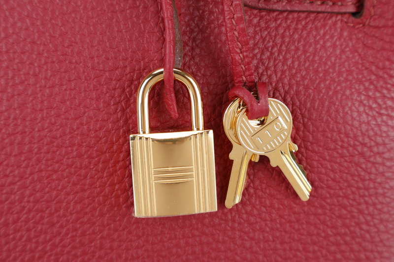 HERMES KELLY 32 RUBIS TOGO GOLD HARDWARE STAMP T (2015) WITH KEYS & LOCK, RAINCOAT, STRAPS , DUST COVER AND BOX