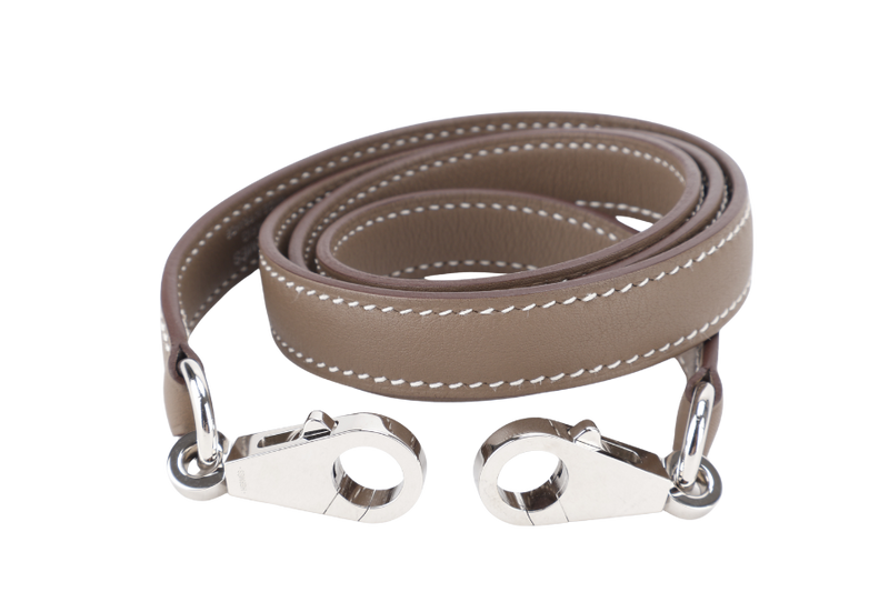 HERMES KELLY 25 PADDED SELLIER STAMP U (YEAR 2022) ETOUPE SWIFT LEATHER SILVER HARDWARE WITH STRAP, KEYS, LOCK AND DUST COVER