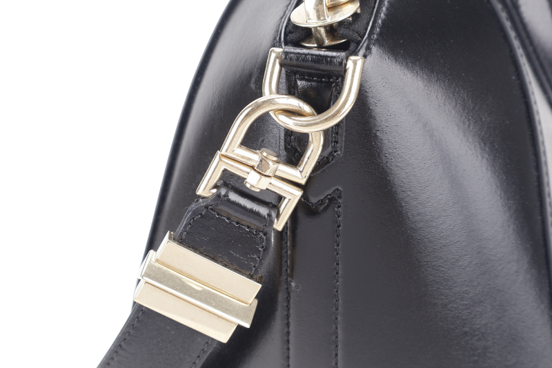 GIVENCHY ANTIGONA MEDIUM BLACK LEATHER GOLD HARDWARE WITH DUST COVER
