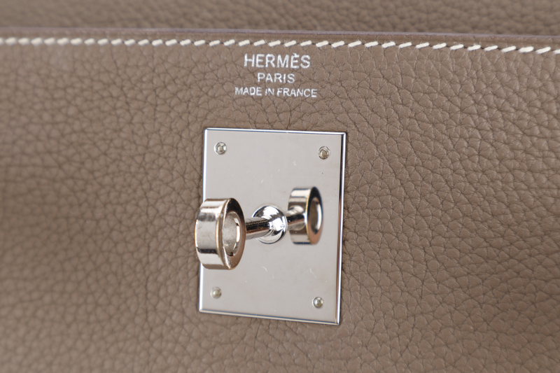 HERMES KELLY 28 RETOURNE ETOUPE TOGO SILVER HARDWARE STAMP X (2016) AMAZON STRAPS WITH LOCK, KEYS AND DUST COVER