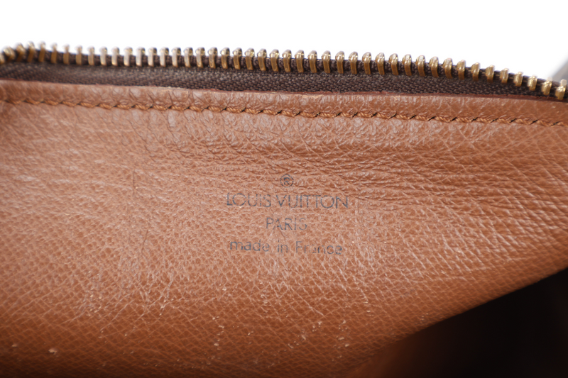 LOUIS VUITTON PAPILLON 26 MONOGRAM COATED CANVAS GOLD HARDWARE WITH DUST COVER