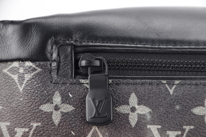 LOUIS VUITTON GALAXY DISCOVERY (M44444) CANVAS MONOGRAM BLACK BUMBAG BLACK HARDWARE WITH DUST COVER