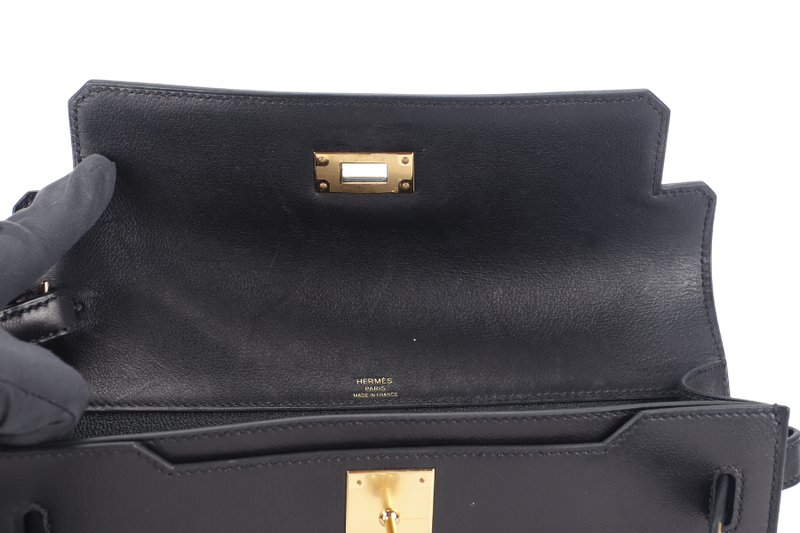 HERMES KELLY DEPECHES POUCH 25 STAMP U (YEAR 2022) BLACK EVERCOLOR LEATHER GOLD HARDWARE