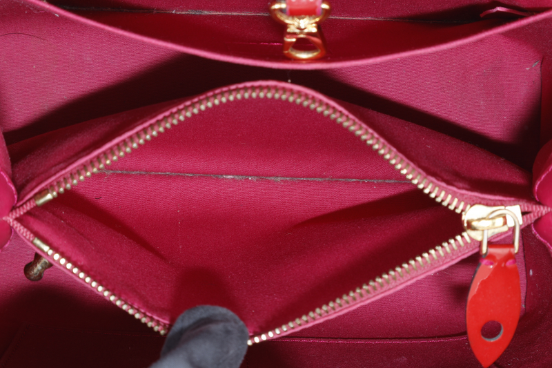 LOUIS VUITTON MONTAIGNE BB RED MONOGRAM VERNIS LEATHER GOLD HARDWARE NO DUST COVER