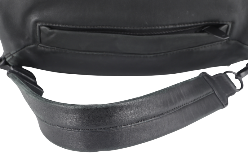 ALEXANDER WANG BLACK NAPPA LEATHER MESSENGER BAG WITH DUST COVER