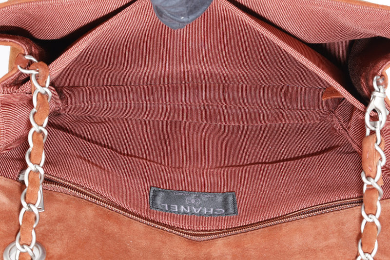 CHANEL CHOCOLATE BAR REISSUE SHOULDER BAG (617xxxx) BROWN SUEDE BRUSHED SILVER HARDWARE NO DUST COVER
