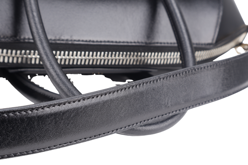 GIVENCHY ANTIGONA MEDIUM BLACK LEATHER GOLD HARDWARE WITH DUST COVER