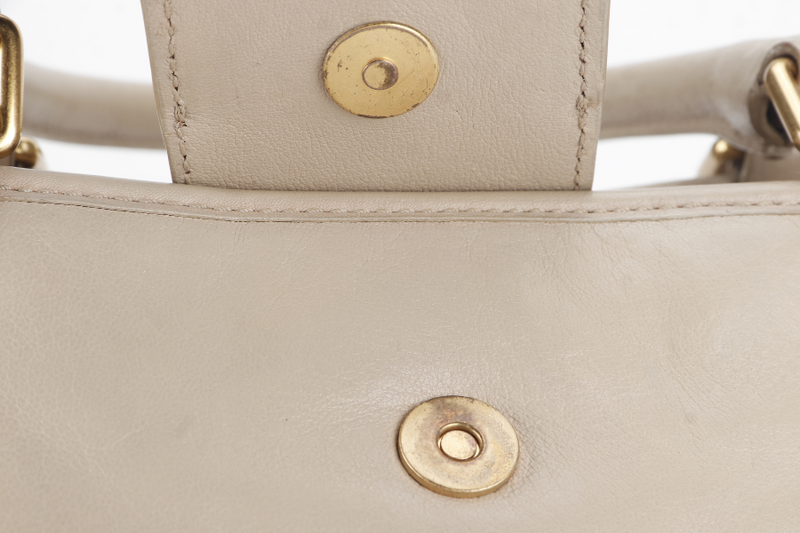 MARC JACOB TOTE BEIGE LARGE CALF LEATHER GOLD HARDWARE WITH DUST COVER