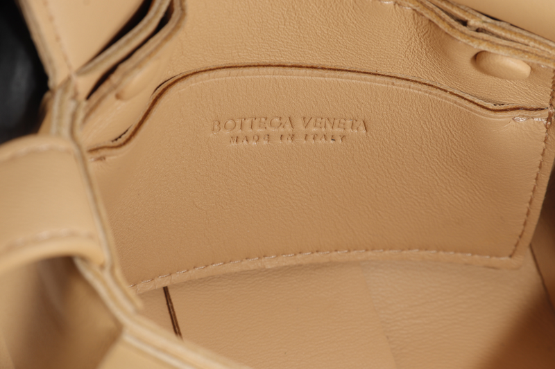 BOTTEGA VENETA CANDY CASSETTE CROSSBODY BAG PORRIDGE LAMBSKIN GOLD HARDWARE WITH DUST COVER