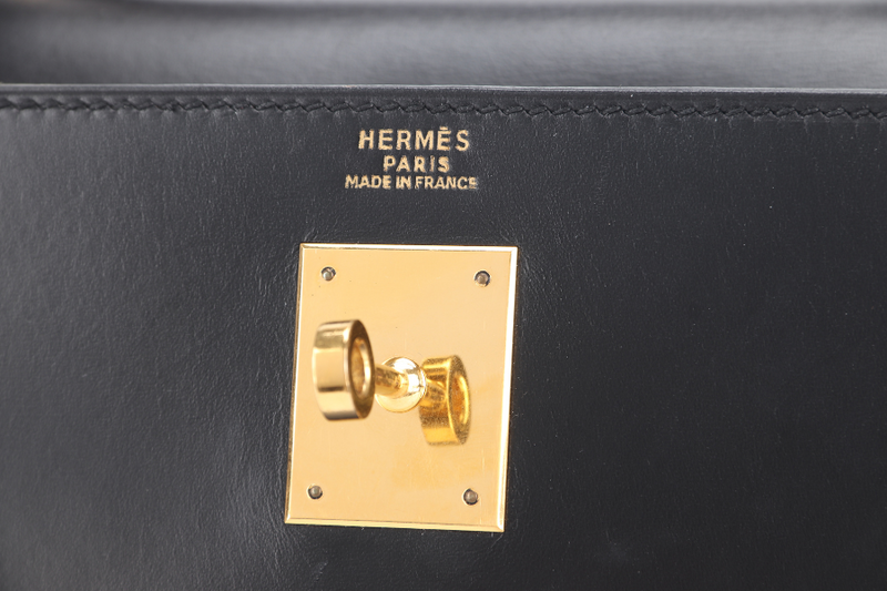 HERMES KELLY 32 SELLIER STAMP E (YEAR 2001) BLACK BOX LEATHER GOLD HARDWARE WITH KEYS, STRAPS AND DUST COVER (NO LOCK)