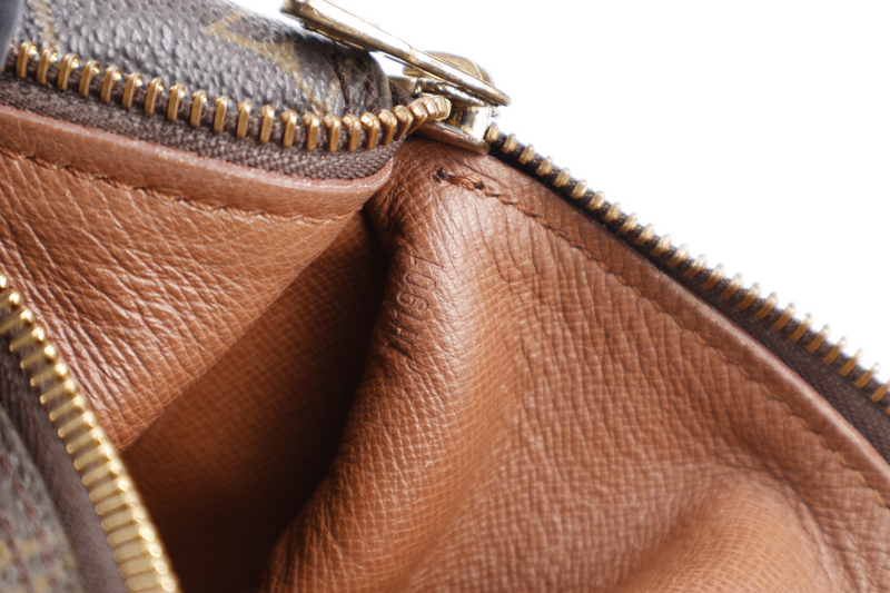 LOUIS VUITTON PAPILLON 26 MONOGRAM COATED CANVAS GOLD HARDWARE WITH DUST COVER