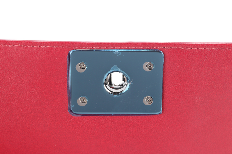 CHANEL LEBOY RED CHEVRON WITH GLITTERS LINE SILVER HARDWARE (2038xxxx) WITH CARD AND BOX