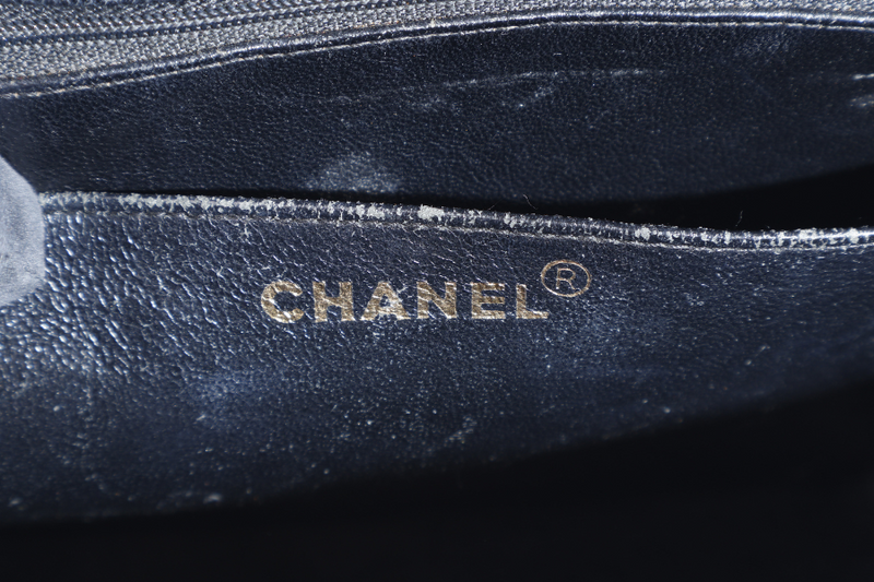 CHANEL TOP HANDLE BAG (500xxxx) BLACK CAVIAR LEATHER GOLD HARDWARE WITH DUST COVER