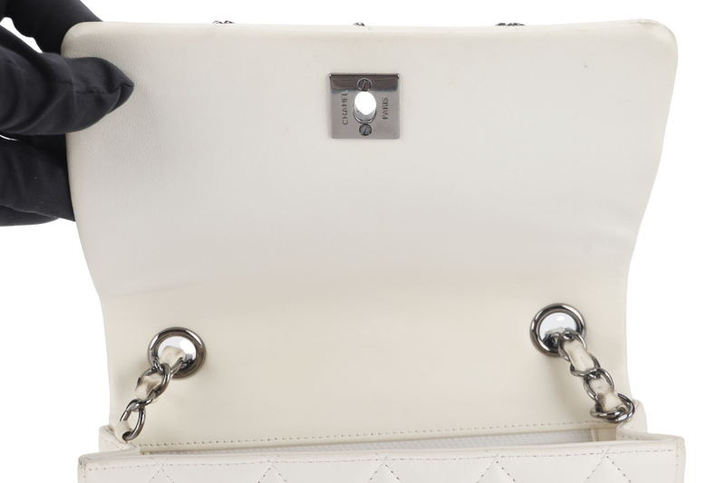 CHANEL QUILTING ENCHAINED FLAP BAG (1968xxxx) WHITE LAMBSKIN LEATHER SILVER HARDWARE WITH CARD, DUST COVER AND BOX