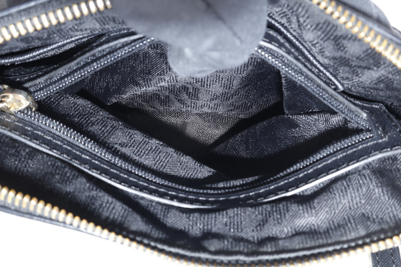 MICHAEL KORS SLING BAG BLACK LEATHER GOLD HARDWARE WITH DUST COVER