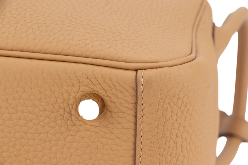 HERMES LINDY 26 BISCUIT CLEMENCE LEATHER GOLD HARDWARE STAMP B (YEAR 2023) WITH DUST COVER