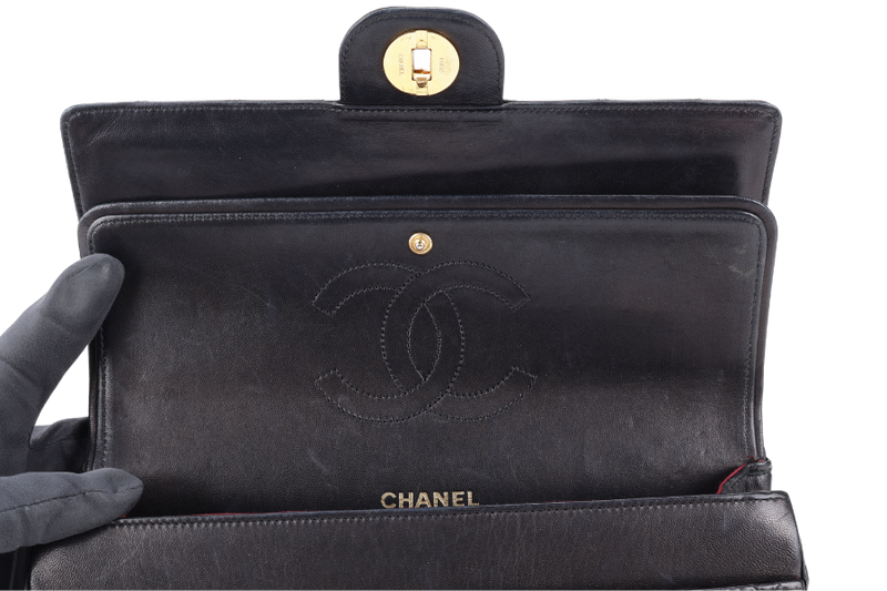 CHANEL VINTAGE BLACK LAMBSKIN JERSEY CHAIN NO CARD WITH DUST COVER