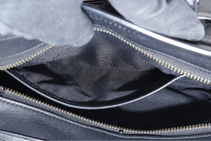 COACH SWAGGER 27 BLACK LEATHER SILVER HARDWARE WITH DUST COVER