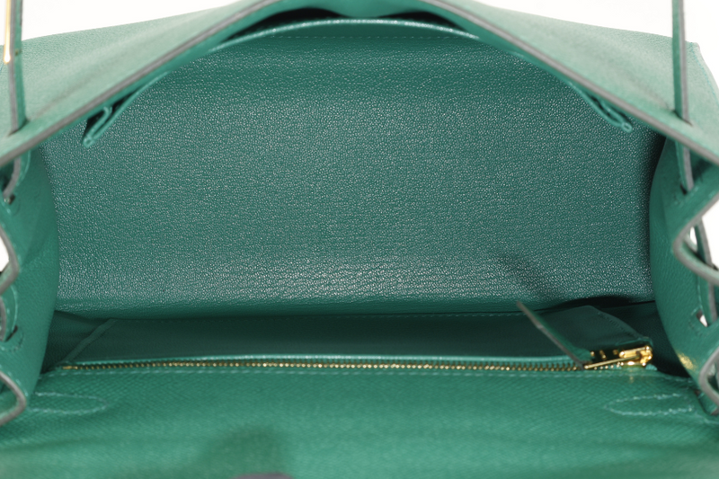 HERMES KELLY 25 SELLIER STAMP A (YEAR 2017) VERT VERTIGO EPSOM LEATHER GOLD HARDWARE WITH STRAP, KEYS, LOCK AND DUST COVER