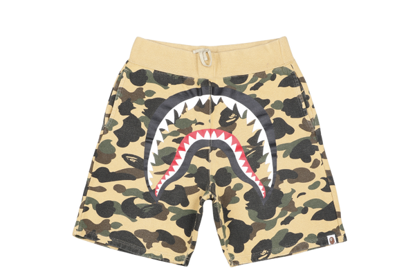 A BATHING APE BAPE 1ST CAMO SHARK SWEAT SHORTS SIZE L