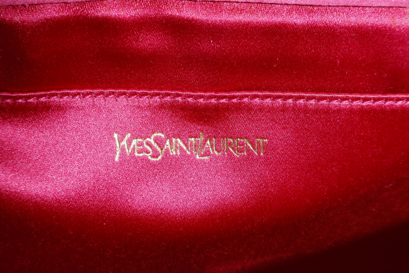 YVES SAINT LAURENT (YSL) BELLE DE JOUR CLUTCH RED PATENT WITH DUST COVER