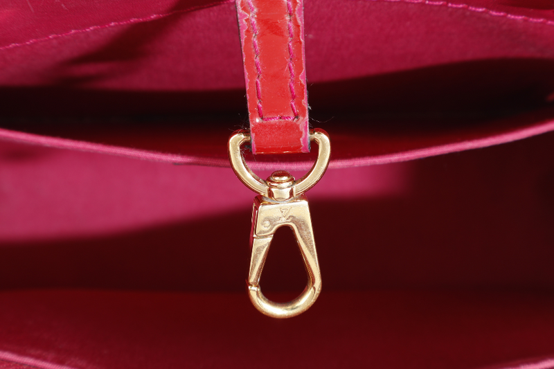 LOUIS VUITTON MONTAIGNE BB RED MONOGRAM VERNIS LEATHER GOLD HARDWARE NO DUST COVER
