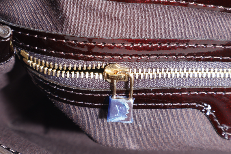 LOUIS VUITTON WILSHIRE PM AMARANTE VERNIS MONOGRAM WITH DUST COVER